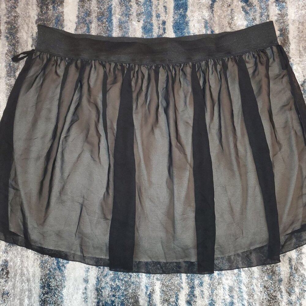 Maurices Black Lace Mini Skirt || sz3 || EUC